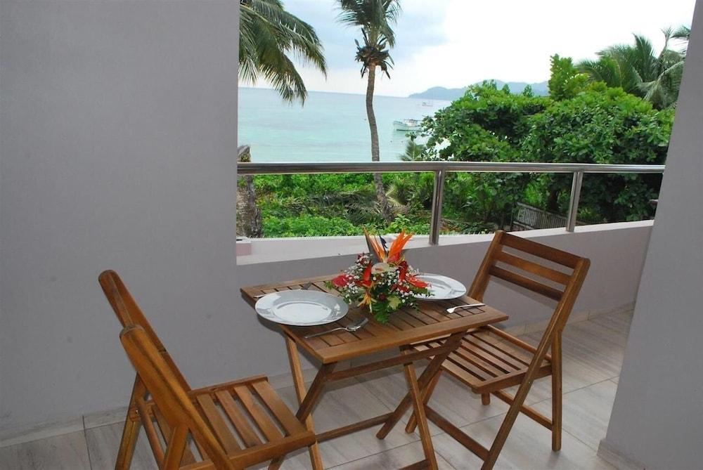 Shanaz Beachside Retreat Apartamento Anse Royale
